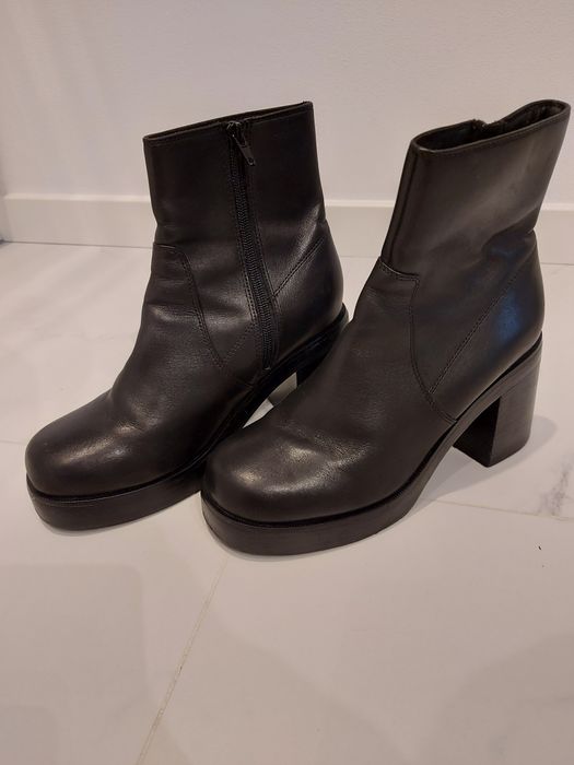 Ghete cu toc de dama din piele naturala 39