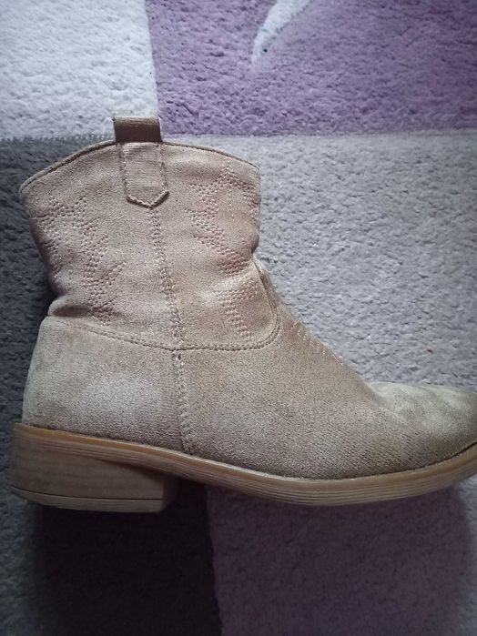 Cizme de tip "piele intoarsa"- marimea 34 (calapod de 35)