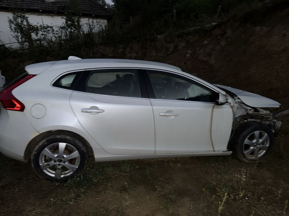 Vand Volvo V40 avariat!