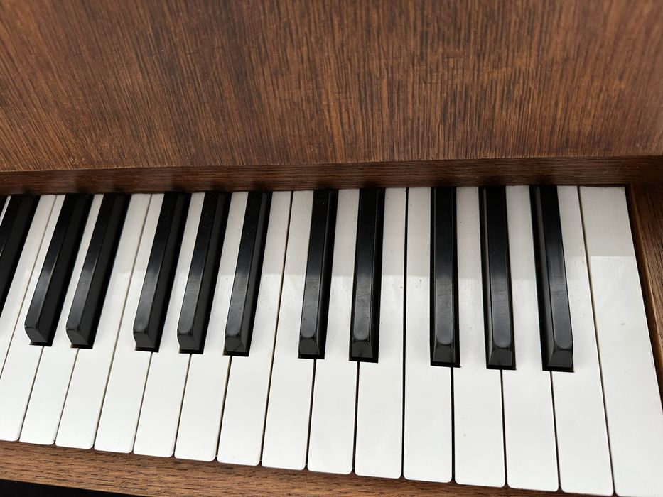 Pianină de vanzare in stare foarte buna