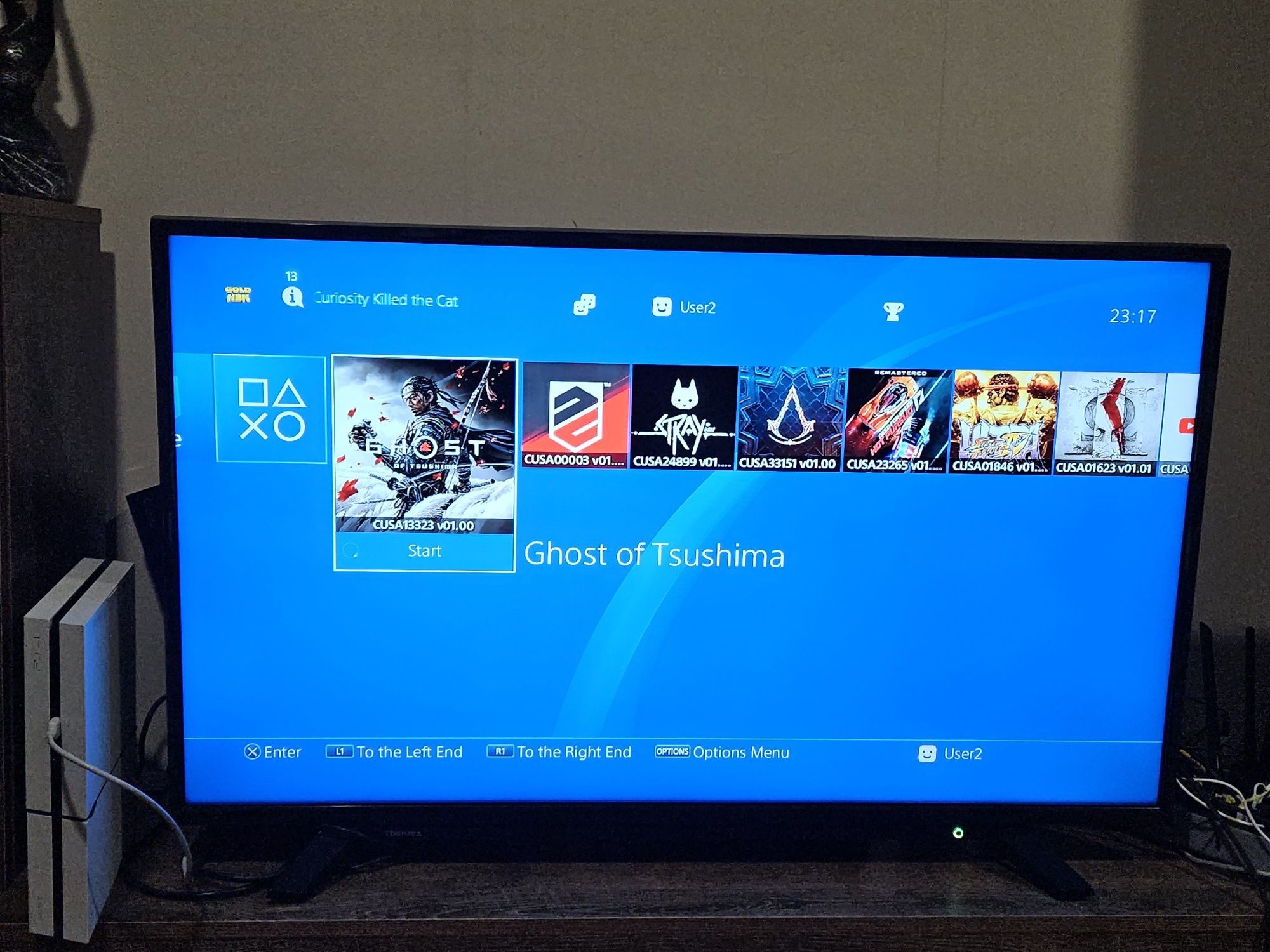 PS4 500 GB GoldenHen+2 джойстика