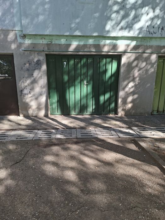 Închiriez garaj Drumul Taberei - zona Valea Argeșului
