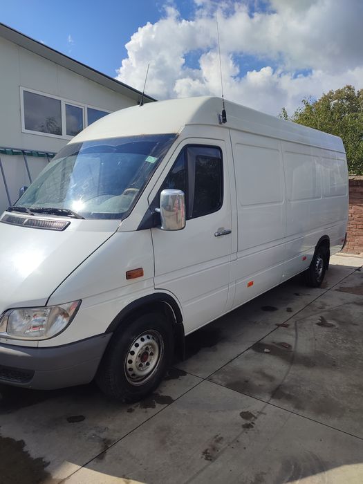 Vând Mercedes sprinter