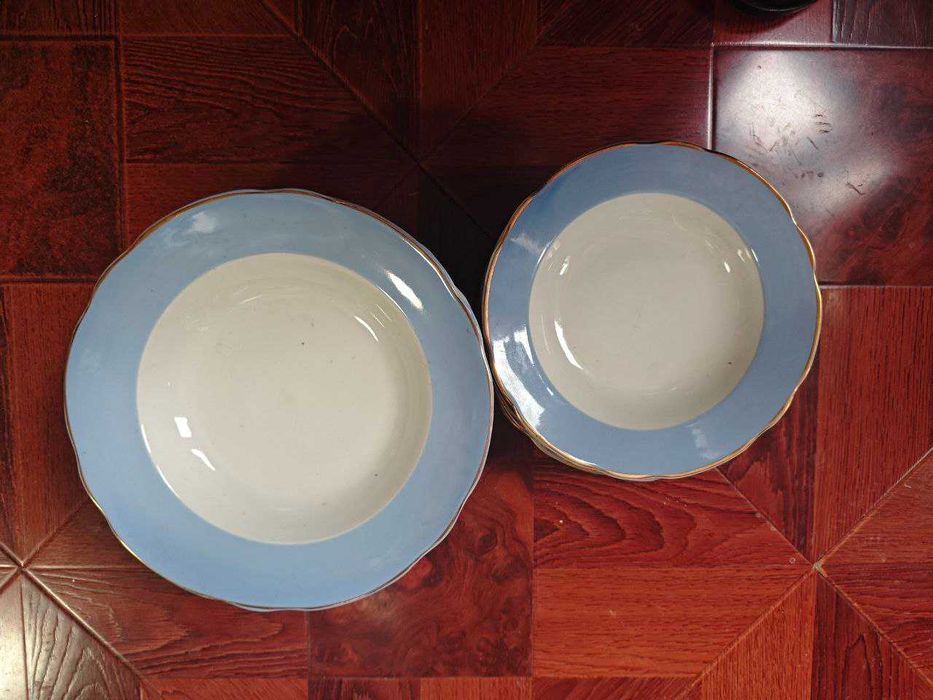 Продаются тарелки состояние новое