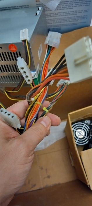 Sursa calculator 400 W