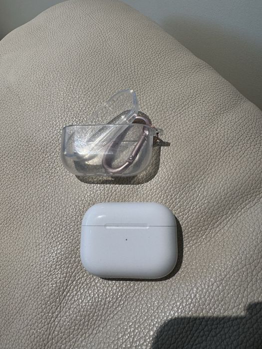 Наушники Apple Airpods pro 2nd generation with Wireless Magsafe белые