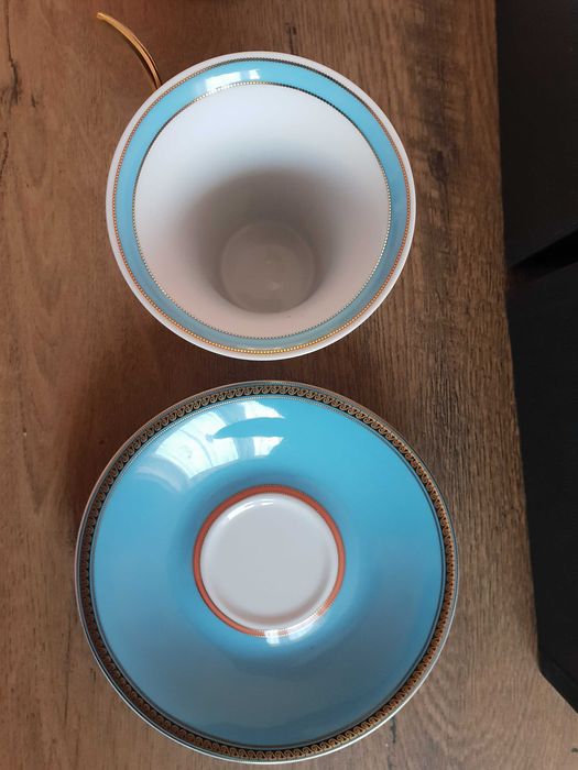 Vand 2 seturi ceasca cu farfurioara cafea, versace
