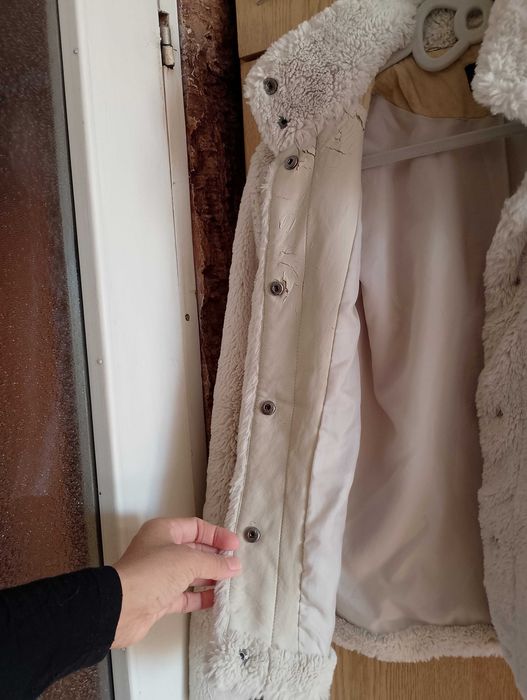 Пухкаво палтенце only, с лека забележка - 20 лв., М