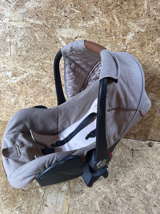 Vand carucior 3 in 1 stare buna cu mici defecte care se pot repara