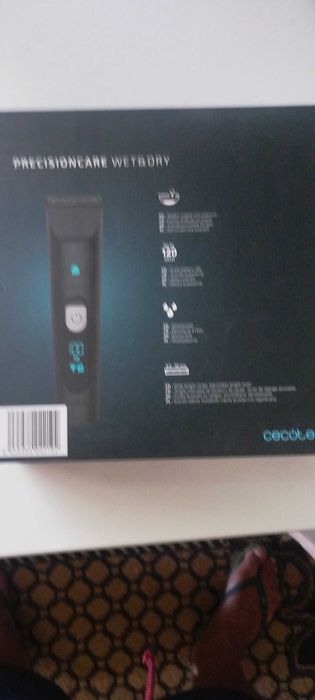 Mașina de tuns electric nouă sigilată cu foarte multe accesorii