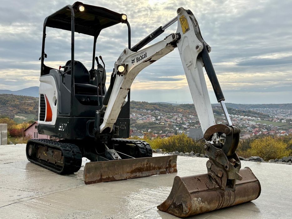 Miniexcavator Bobcat E17