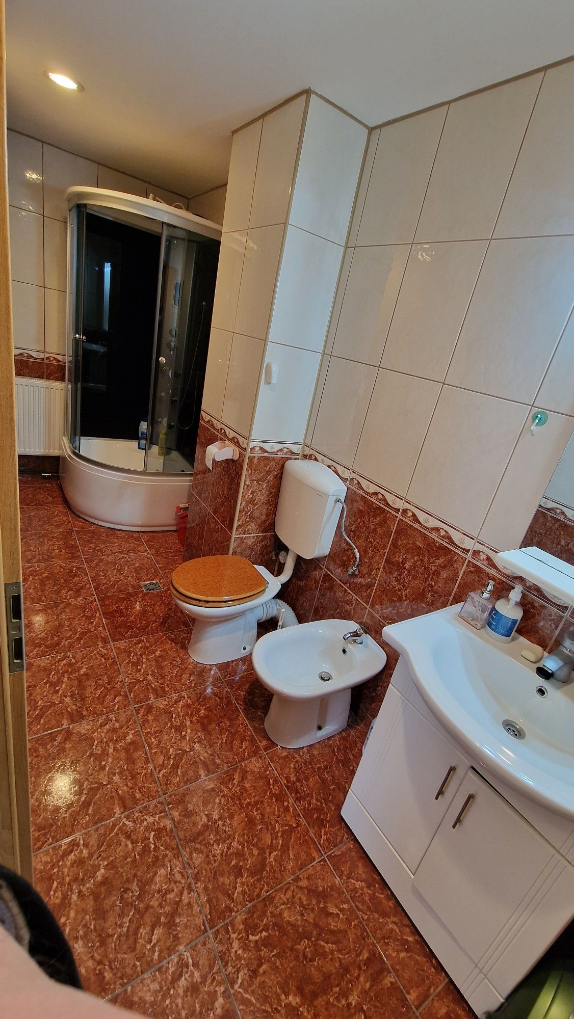 Apartament 3 camere decomandat, mobilat, Calea Dumbravii-Siretului.