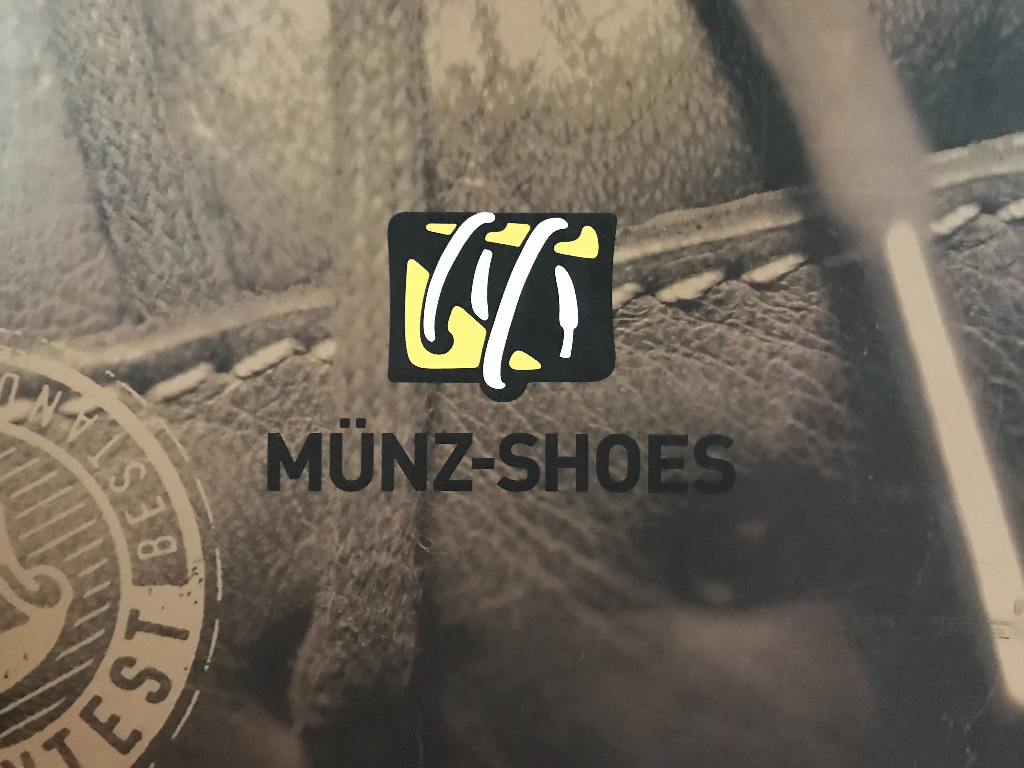 Продам новые сапоги фирмы Munz shoes