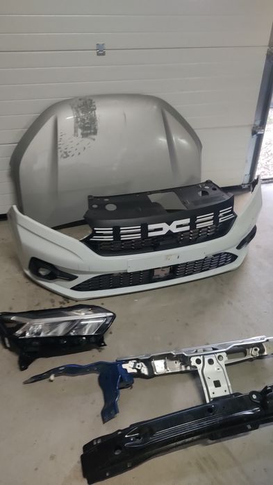 Bara fata , capota , far dreapta, trager , ochelari faruri Logan 3