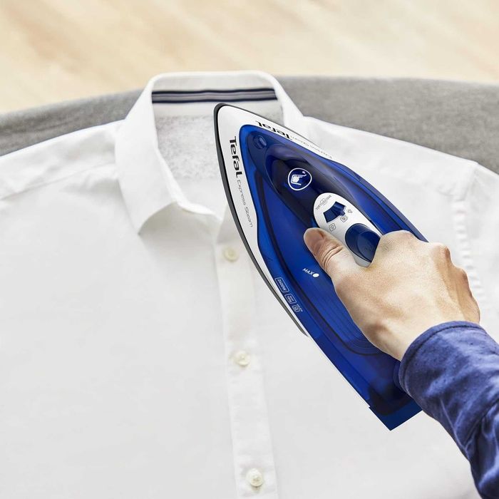 Парна ютия Tefal Express FV2838, 2400 W за бързо нагряванe