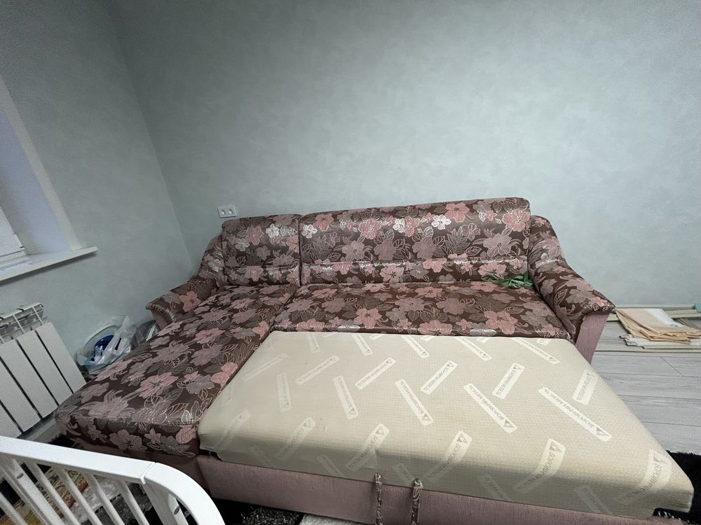 Продам диван угловой