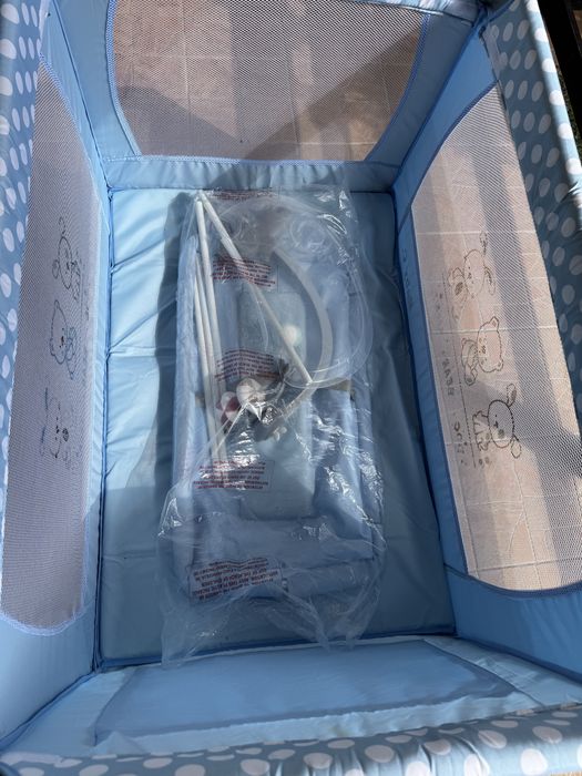 Pătuț pliabil Baby C – ca nou, foarte puțin folosit