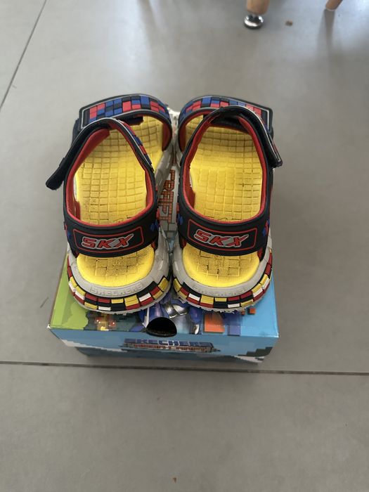 Sandale skechers marimea 33