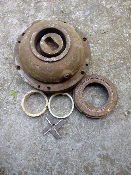 Редуктор и гривни за месомелачка