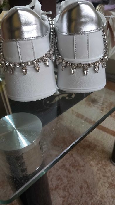 Нови,актуален модел