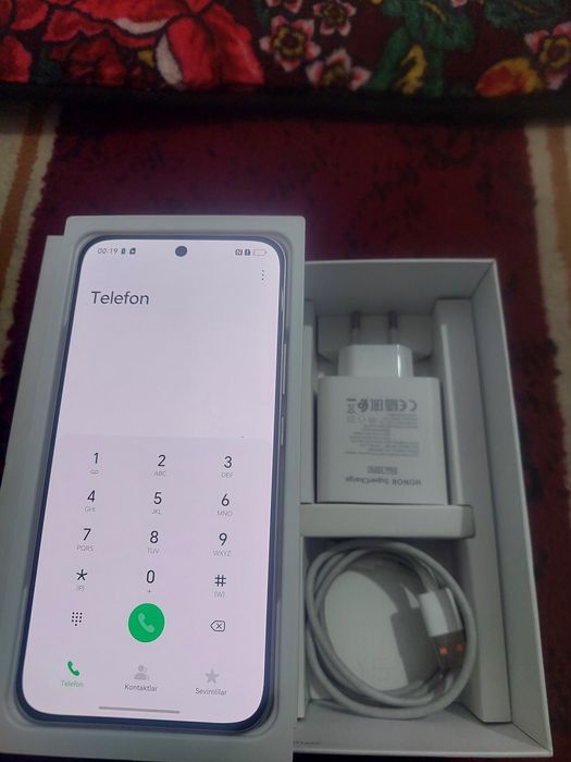 Sotiladi Honor 400 5g