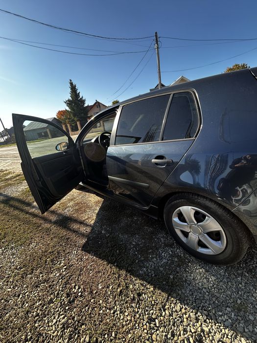 Golf 5 1.6 benzina