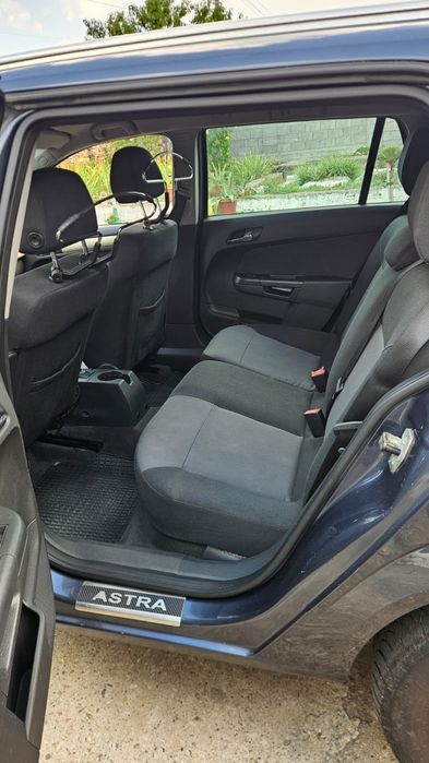 Vând Opel Astra H