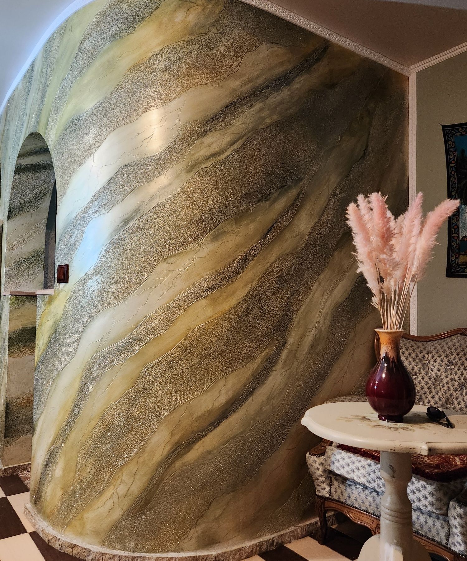 execut Decorative.