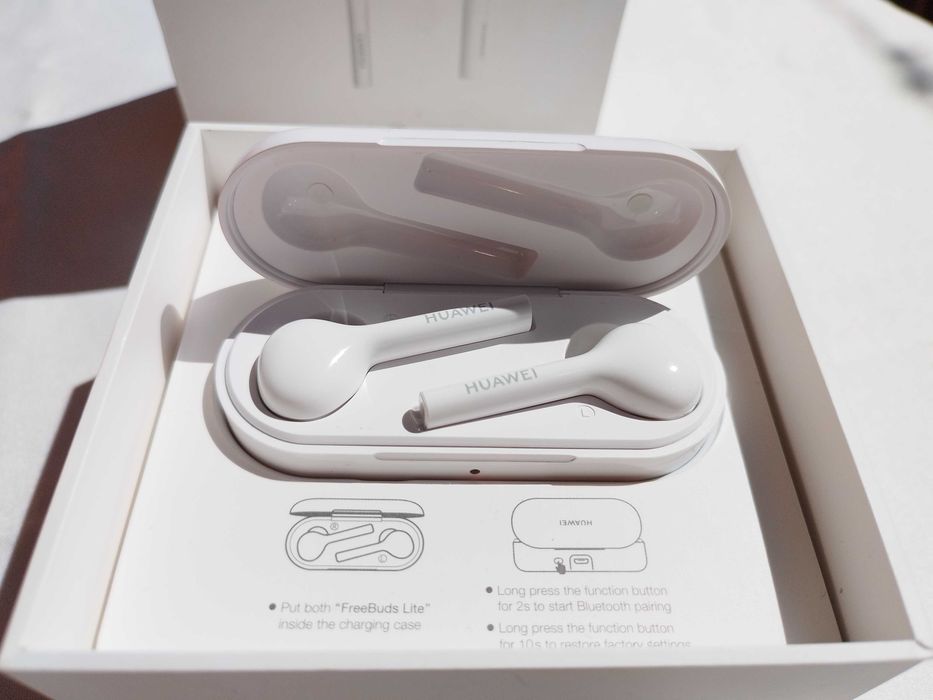 Безжични слушалки Huawei FreeBuds Lite