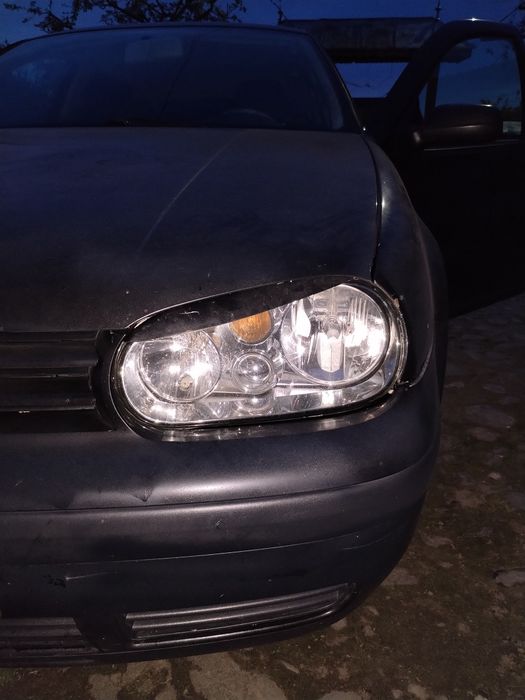 Pleoape faruri golf 4