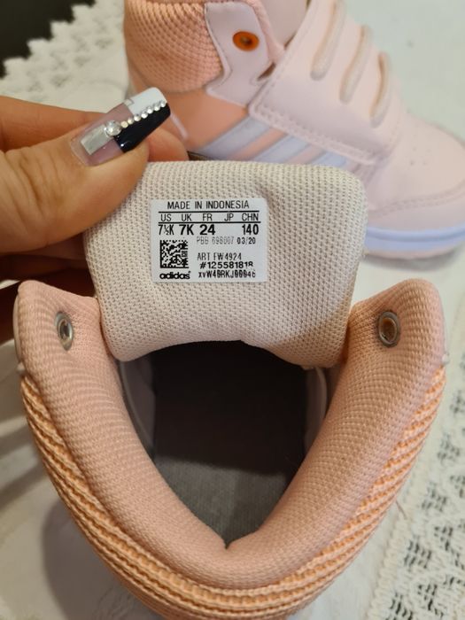 Adidasi fetite nr 24