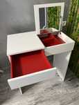 Masa machiaj ikea