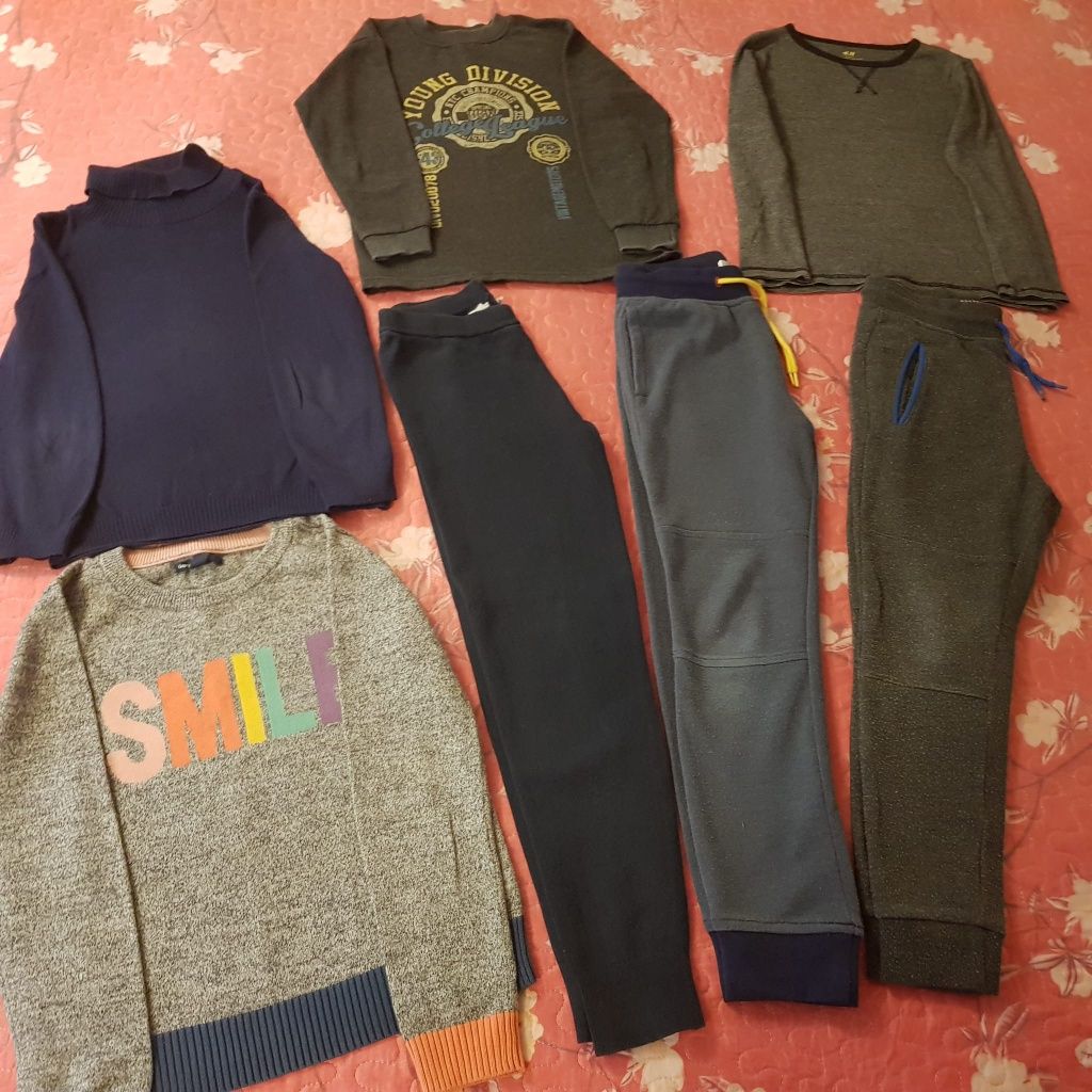 Lot haine Gap,H&M,LC Waikiki,băieți,8-9 ani:pantaloni sport,bluze