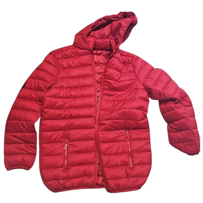 Топло капитонирано яке – практично, стилно и удобно всеки ден. BENETHO