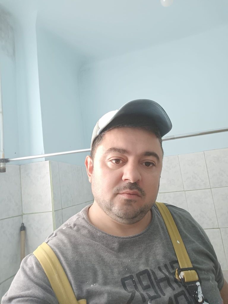 Zugrav, faianțar, parchetar, instalator, electrician.