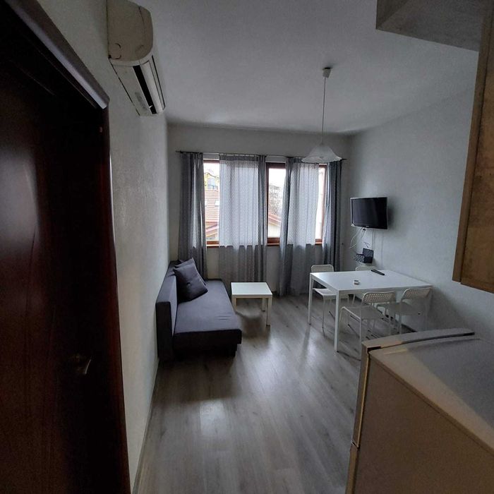 Дава се под наем Двустаен апартамент в Пловдив, Център - 50 кв.м за 375 € - Снимка #1