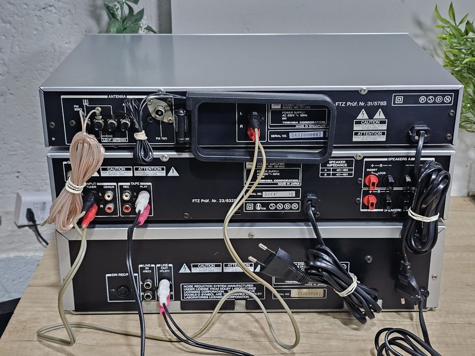 Linie audio TOSHIBA deck pc-g22, amplificator sb-m22, tuner st-u22