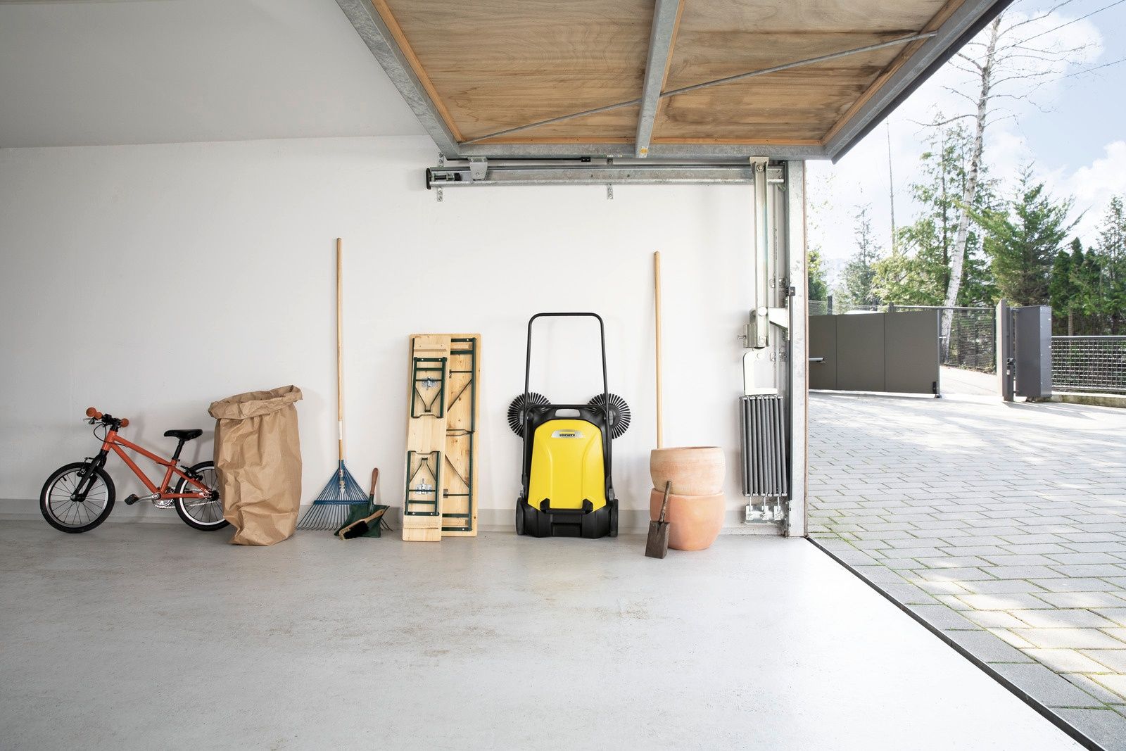 Подметальная машина KARCHER S 4 Twin