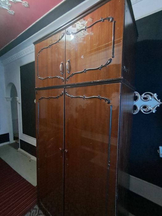 Shkaf spalniyga rasiyski