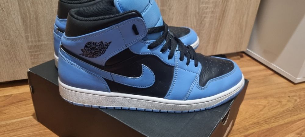 Nike jordan 1  mid University blue black