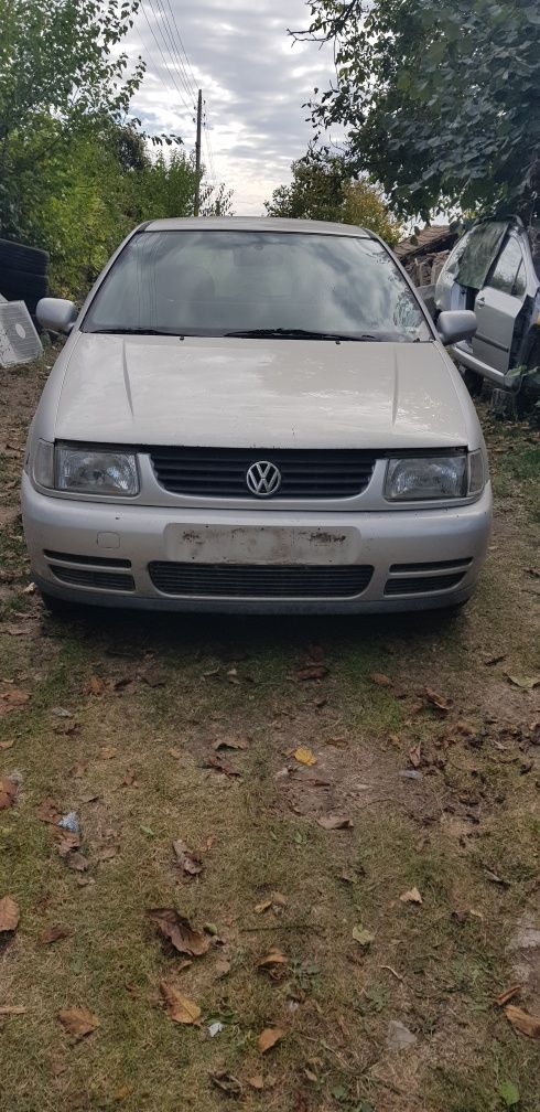 WV POLO 1.0 бензин 1998г. На части