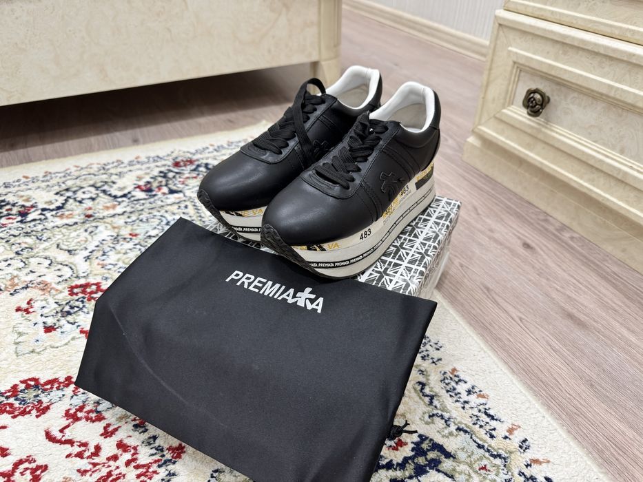 Продам кроссовки премиата