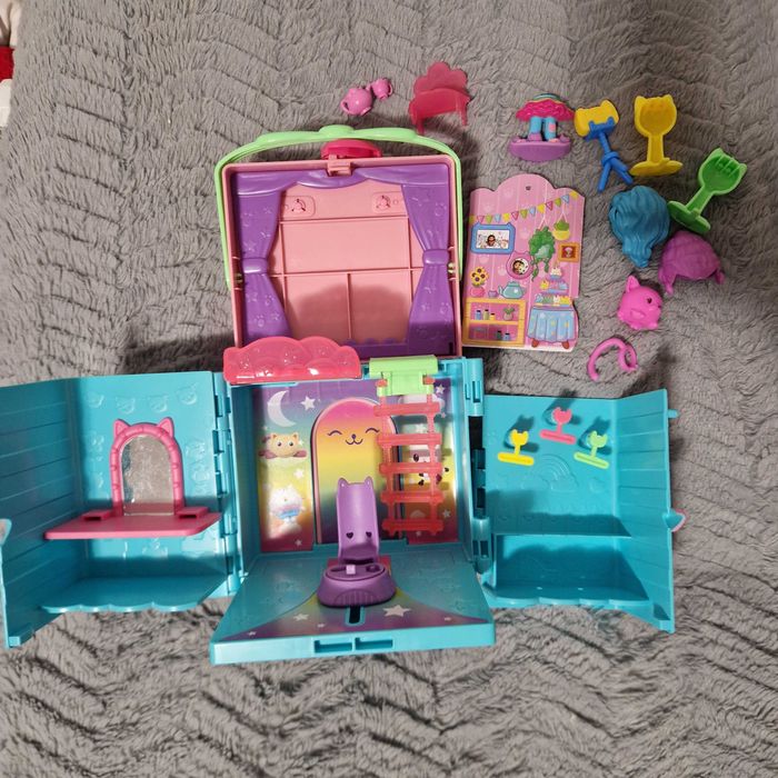 Gaby's doll house