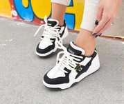 Adidași unisex in stoc