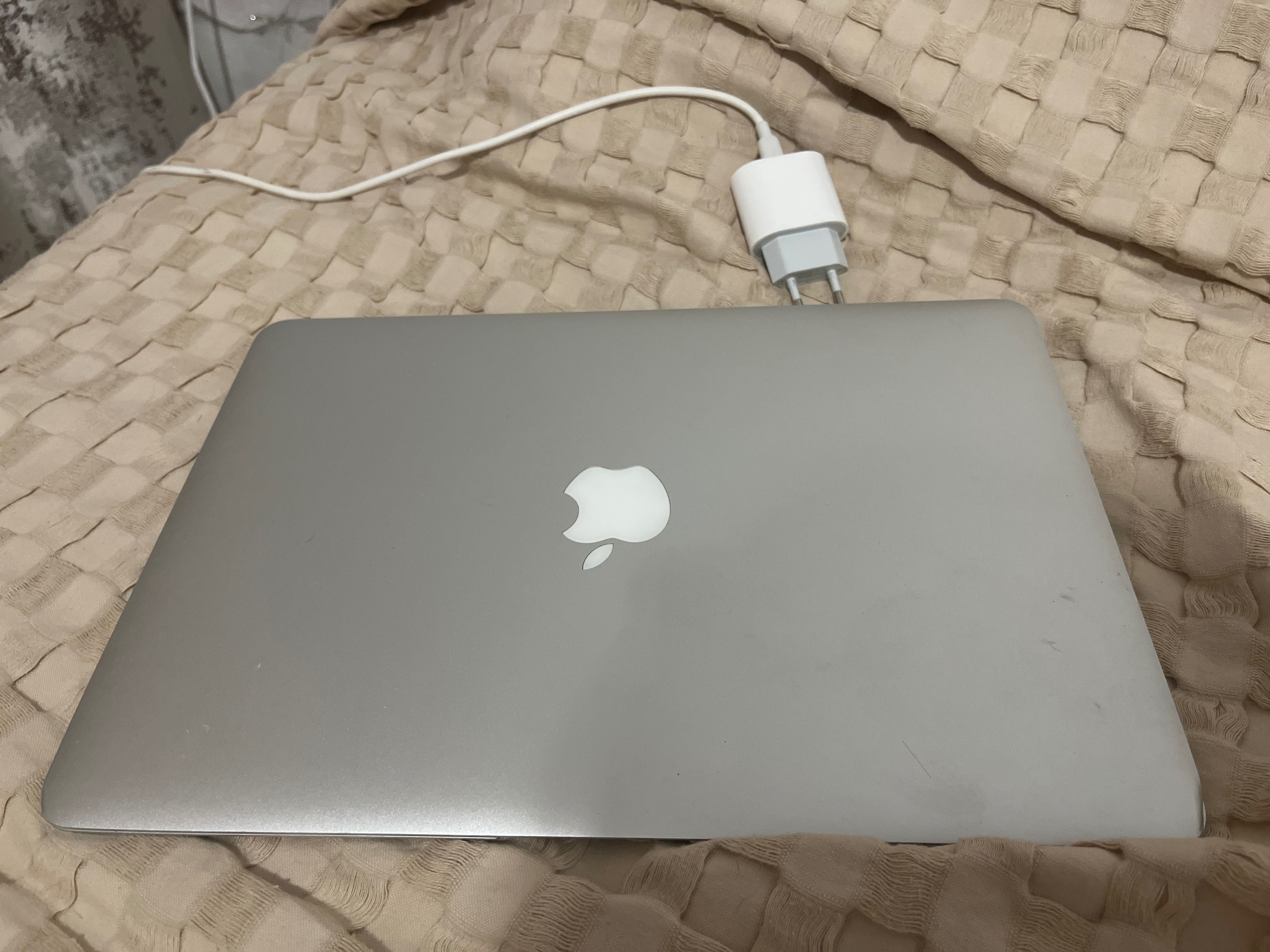 MacBook Air Версия 11.7.4