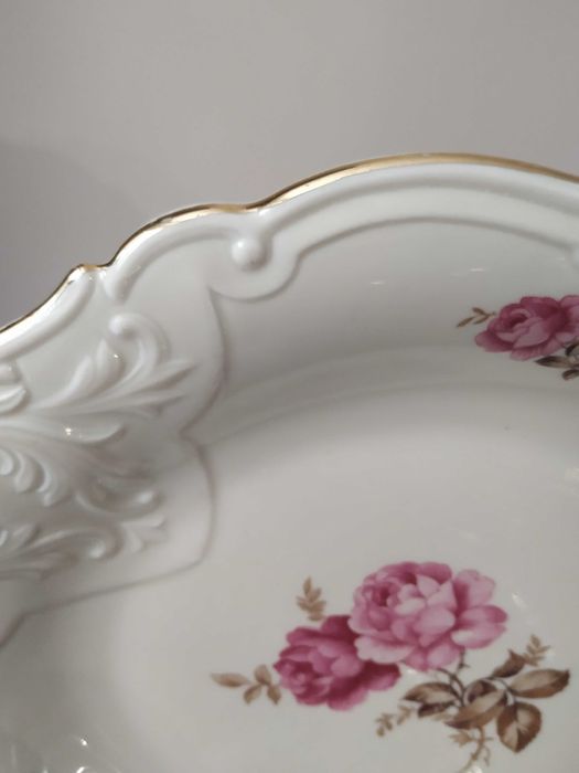 Красиво старо баварско плато , флорални мотиви