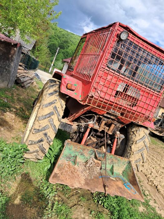 Vând Tractor U651