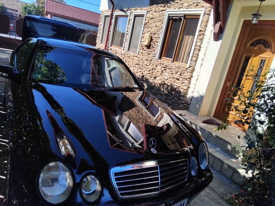 Vând Mercedes clk w208