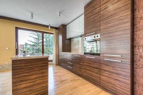 Продава се Едностаен апартамент в София, Център - 55 кв.м за 1637 €/кв.м - Снимка #2