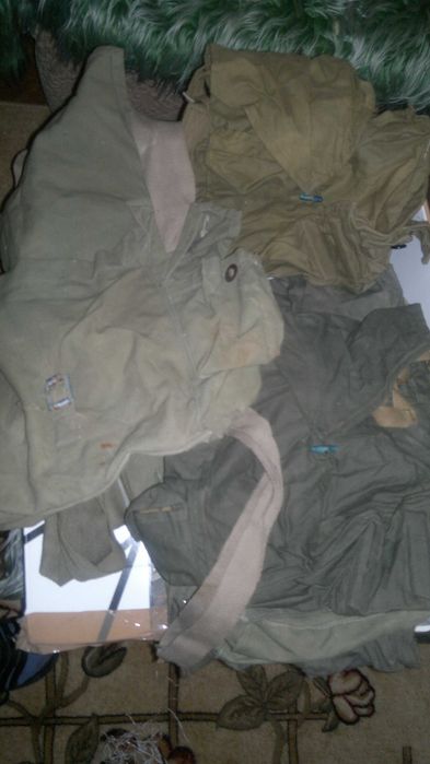 Военна каска,противогаз,сухарни торби